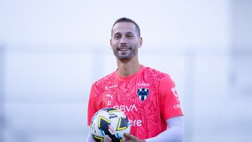 Sergio Canales durante la pretemporada de Monterrey.