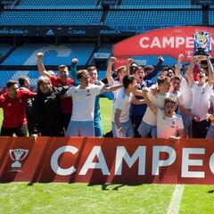 Azón se viste de héroe para hacer campeón al Zaragoza