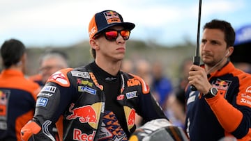 Pedro Acosta en la parrilla de Valencia.