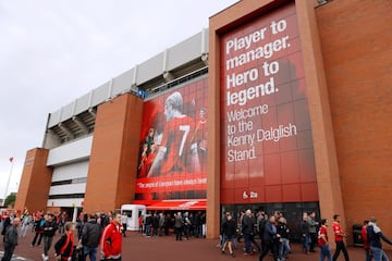 Arise Sir Kenny... Liverpool and Celtic legend knighted