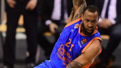 Derrick Williams tras realizar un mate en el Alba Berl&iacute;n - Valencia Basket de la Euroliga.