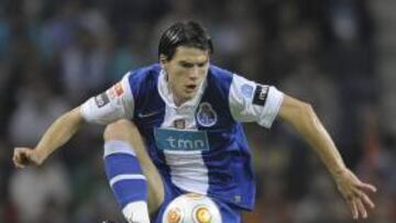 <b>SÓLO UN AÑO. </b>Sapunaru, con los colores del Oporto, será dueño de su destino el 1 de julio de 2013.