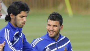 <b>FELIZ. </b>Braulio, sonriente ayer en el entrenamiento en El Saler, junto a Lafita, su pareja de ataque.