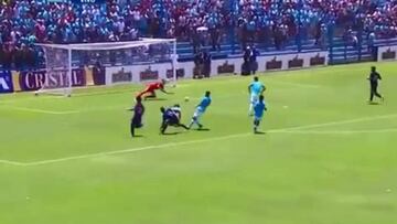 Las 4 atajadas con que Viana brilló en Sporting Cristal