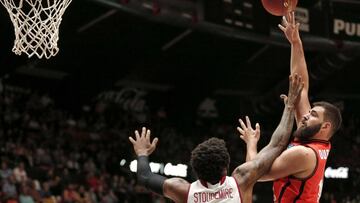 Stoudemire (10+10) asalta La Fonteta a pesar de Rafa Martínez