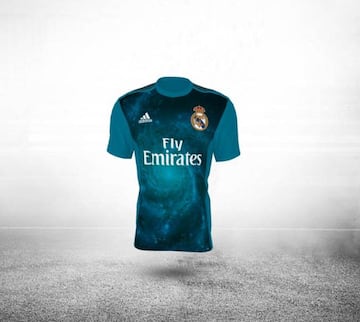 La galaxia plasmada en una posible camiseta del Madrid.