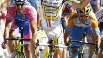 Cavendish se impone en la decimoctava etapa y Contador sigue líder