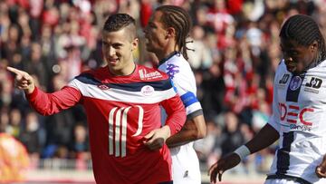 Eden Hazard celebra un gol durante su etapa en el Lille