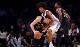 No sólo juegan Doncic y LeBron