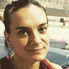 Isinbáyeva, la "zarina de la pértiga", se convierte en madre por segunda vez