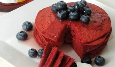 Aprende a preparar estos ricos Hot Cakes de avena con betabel para reducir la presión arterial