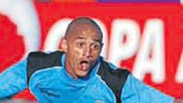 <b>GOL. </b>Darío Silva con la camiseta de Uruguay la primavera pasada.