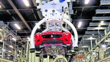 Cada día se construyen con mimo 24 coches