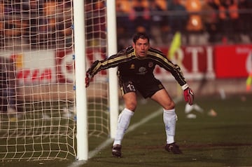 14/02/1999. Palop, guardameta del Villarreal en el partido de Liga de primera división Villarreal - Valencia.