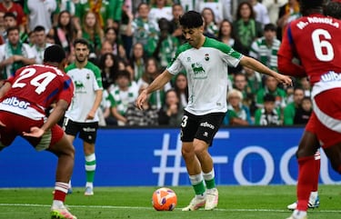 Aprobados y suspensos del Racing contra el Granada: el tridente, de matrícula