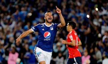 Independiente empató gracias al gol de Emmanuel Gigliotti y Andrés Cadavid puso arriba a Millonarios. Al final, fue 1-1 en Bogotá. El equipo azul está obligado a ganar en Sao Paulo ante Corinthians.