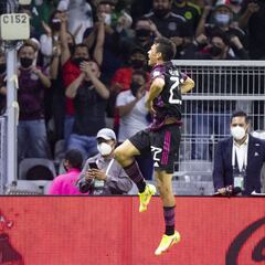 ‘Chucky’ Lozano pone el tercero para el ‘Tricolor’