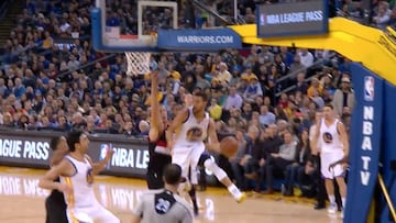 La obra de museo de Curry: finta el pase y reverso fabuloso