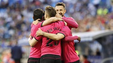 Los futbolistas del Alcorcón celebran el 0-1 de Juan Muñoz en Zaragoza.