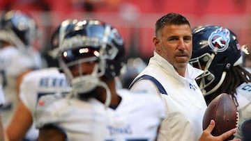 Mike Vrabel, head coach de Tennessee Titans, present&oacute; molestias en la garganta &eacute;sta ma&ntilde;ana y dio positivo a COVID-19 tras la respectiva prueba.