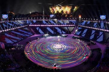 Futurista y colorida ceremonia de clausura de los Juegos Olímpicos de Invierno disputados en PyeongChang (Corea del Sur).