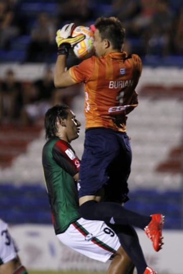 Palestino se encontró con un rival que le planteo un juego parecido al que practican ellos.