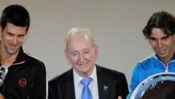 <b>SENDEROS DE GLORIA. </b>Djokovic y Nadal flanquean a Rod 'Rocket' Laver, el mito supremo de Australia.