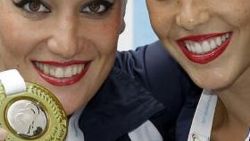 MEDALLISTAS. Fuentes y Carbonell muestran sus medallas