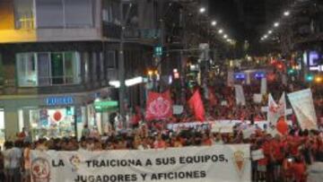 Imagen de la manifestaci&oacute;n por las calles de Murcia.