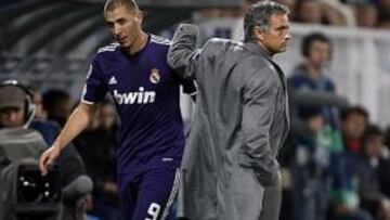 <b>SALUDO. </b>Mourinho sustituyó a Benzema, pero el técnico se quedó satisfecho con el trabajo del francés.