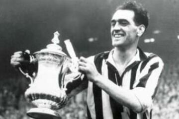 Eduardo Robledo llegó en el 1946 al Barnsley y dos años después pasó al Newcastle, junto a su hermano, Jorge.