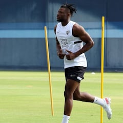 El estreno de Sekou con el Málaga debe esperar