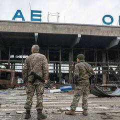 Ucrania evacúa Jersón 12 días después de recuperarla