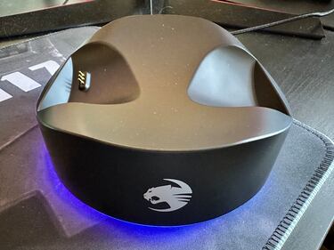 Roccat Syn Max Air, análisis. Auriculares de gran sonido… y una base de carga que es pura vida