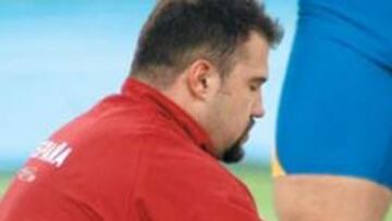 <b>DESOLACIÓN.</b> Martínez, campeón mundial hasta ayer, se tuvo que conformar con la quinta plaza.