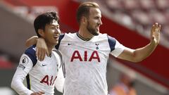 Son y Kane celebran uno de los goles del Tottenham.