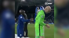 Kanté es una persona especial por cosas así: su gesto al ver la Champions de cerca