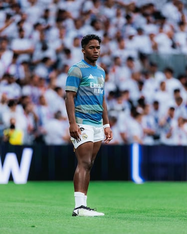 "Enhorabuena a todo nuestro equipo! Hala Madrid!".