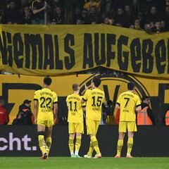Borussia Dortmund vuelve a comprometer la Bundesliga; Gio Reyna vio acción