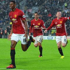 Un gol de Rashford en el 92' salva al United frente al Hull