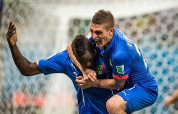 Verratti (right) congratulates Balotelli on his goal against England at the 2014 World Cup.