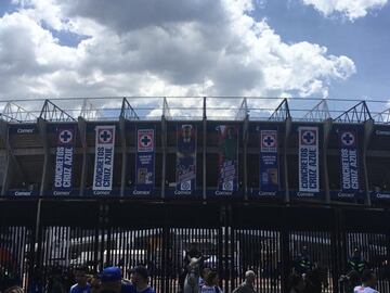 El Estadio Azteca se pintó de celeste en el regreso de Cruz Azul