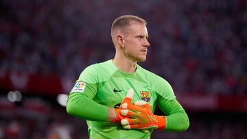 SEVILLE, SPAIN - SEPTEMBER 03: Marc Andre Ter Stegen of FC Barcelona looks on during the LaLiga Santander match between Sevilla FC and FC Barcelona at Estadio Ramon Sanchez Pizjuan on September 03, 2022 in Seville, Spain. (Photo by Fran Santiago/Getty Images)