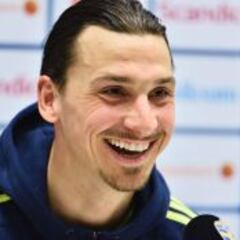 Ibrahimovic: "Inglaterra me interesa. El futuro es brillante"