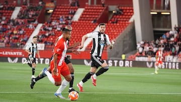 Partido de la jornada 37 de LaLiga Hypermotion entre el Almería y el Racing Ferrol.