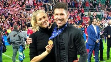 El Cholo Simeone y Carla Pereyra celebrando la victoria del Atlético de Madrid en la final de la Europa League 2018