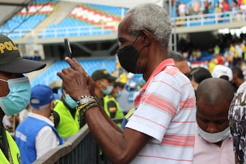 Cientos de seguidores de Freddy Rincón acudieron al Pascual Guerrero para despedir y homenajear al Coloso de Buenaventura.