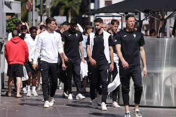 Sintes con Ortiz por las calles de Tenerife