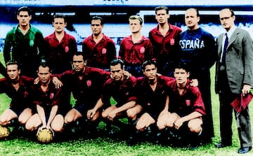 Equipaci車n de la Selecci車n Espa?ola entre 1947 y 1959. En la imagen una formaci車n de 1950 en un partido contra Inglaterra.