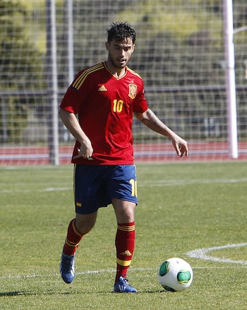 Lopetegui ha hecho hueco para él en esta última convocatoria para los partidos ante Italia y Liechtenstein. Suso tiene capacidad para desenvolverse en cualquier posición del centro del campo, aunque donde mejor rinde es pegado a la banda derecha para arrancar por dentro y aprovechar su buen disparo con la zurda. Se ha curtido en Italia, donde ya es indiscutible con el Milan.